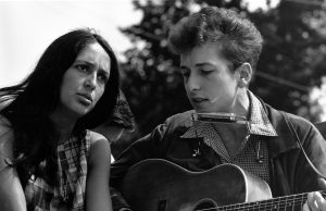 Samom prijavom na kasting za ovu ulogu Timoti Šalame se dobrovljno stavio na nišan “Dilanologa”