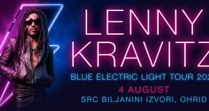 Leni Kravic postavio džinovsku gitaru u Ohridsko jezero