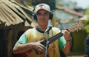 Velika poruka u novom ruhu: Manu Chao objavio staru pesmu sa muzičarima iz celog sveta
