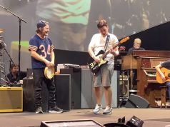 Obožavalac Pearl Jam podmitio Edija Vedera vinom da bi svirao pesmu “Yellow Ledbetter” na sceni