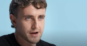 Pol Meskal uhvaćen na video snimku kako navodno konzumira drogu na Glastonberiju