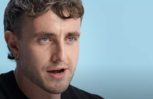 Pol Meskal uhvaćen na video snimku kako navodno konzumira drogu na Glastonberiju