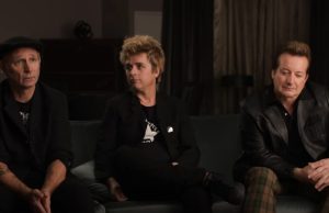 Bend Green Day izazvao kontroverzu na koncertu zbog maske Donalda Trampa