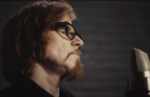 Koncert posvećen Marku Laneganu sa Dejvom Ganom, Krisi Hajnd, Bobijem Gilespijem i Gregom Dulijem