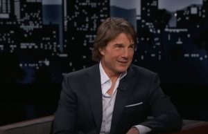 Tom Kruz sleteo helikopterom u London dok se Kejti Holms vraćala kući prateći ćerku na fakultet