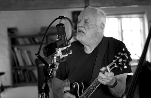 Dejvid Gilmor objavio “Dark and Velvet Nights”