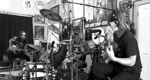 Dejv Navaro potvrdio da ima neobjavljen materijal snimljen sa pokojnim bubnjarom Foo Fightersa