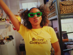 Nikad se nije pozivala na svog poznatog tatu, a danas je njena muzika viralna senzacija