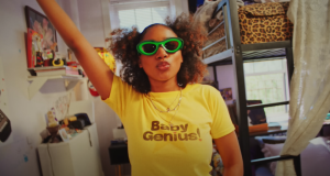 Nikad se nije pozivala na svog poznatog tatu, a danas je njena muzika viralna senzacija