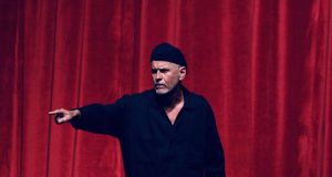 Željko Džek Dimić u Teatrijumu: Monodrama “Oj živote” sutra pred beogradskom publikom