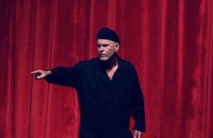 Željko Džek Dimić u Teatrijumu: Monodrama “Oj živote” sutra pred beogradskom publikom