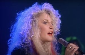 Stivi Niks predstavila novu pesmu “The Lighthouse”