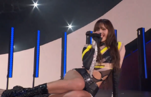 Lisa izvela “Moonlit Floor”, nostalgični omaž hitu “Kiss Me”