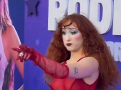 (VIDEO) Chappell Roan napala fotografa koji je bio nepristojan prema njoj u februaru…