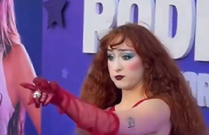 (VIDEO) Chappell Roan napala fotografa koji je bio nepristojan prema njoj u februaru…