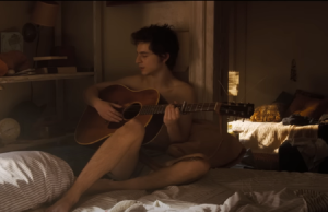 Poslušajte kako Timothée Chalamet izvodi Dilanovu pesmu “Girl From the North Country”