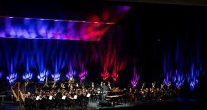 (FOTO) Kraljevska filharmonija priredila spektakl za pamćenje: Stajaće ovacije i burni aplauzi za Vasilija Petrenka i Yunchana Lima u prepunom Sava Centru