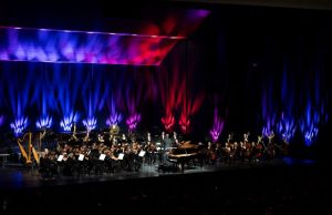 (FOTO) Kraljevska filharmonija priredila spektakl za pamćenje: Stajaće ovacije i burni aplauzi za Vasilija Petrenka i Yunchana Lima u prepunom Sava Centru