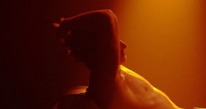 Charlie Puth objavio praznični singl: Strimujte odmah “December 25th”!