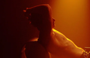 Charlie Puth objavio praznični singl: Strimujte odmah “December 25th”!