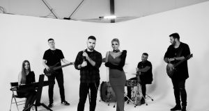 Milan Bujaković predstavio spot za “Damu”: Emocije, prijatelji i nezaboravan vizuelni doživljaj!