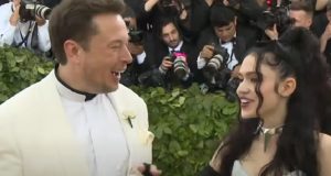 Grimes “suptilno” provocira Ilona Maska: “Samo žene treba da lete u svemir”!