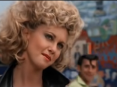 Ikonična jakna Olivije Njutn Džon iz filma Briljantin na aukciji