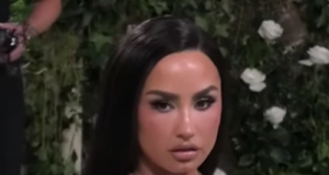 Demi Lovato staje na ludi kamen…