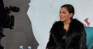 “Tačno znam u kojoj situaciji sam pisala tu pesmu” Nina Badrić u susret koncertu u Beogradskoj Areni OTVORILA DUŠU Nina Badrić