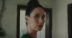 ANA ĐURIĆ KONSTRAKTA objavila ČETIRI singla: novo izdanje donosi SNAŽNE PORUKE o tehnologiji i društvu