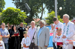 Počeo GUČA FESTIVAL – Ludilo na ulicama od ranog jutra: Boban Marković otvorio 64. Dragačevski sabor