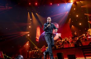 Eros Ramazzoti povodom svog rođendana objavljuje spisak pesama sa NOVOG ALBUMA – Gosti na novom projektu italijanske i međunarodne zvezde