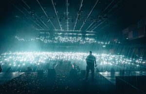 Armija fanova u Cirihu zaposela ulaze The Hall arene SEDAM SATI PRE koncerta Jale Brata i Bube Corellija – Preko 5-000 ljudi prisustvovalo spektaklu u produkciji i organizaciji SKYMUSIC