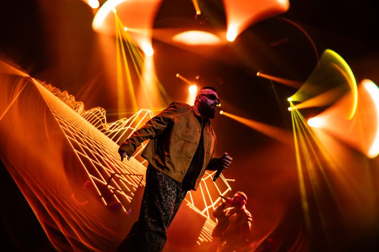 Buba Corelli IZNENADIO FANOVE! U jeku GOAT Tour-a, nakon 5 godina reper izdao solo projekat – “TOPOVSKA” odmah zatresla vrhove trending lista