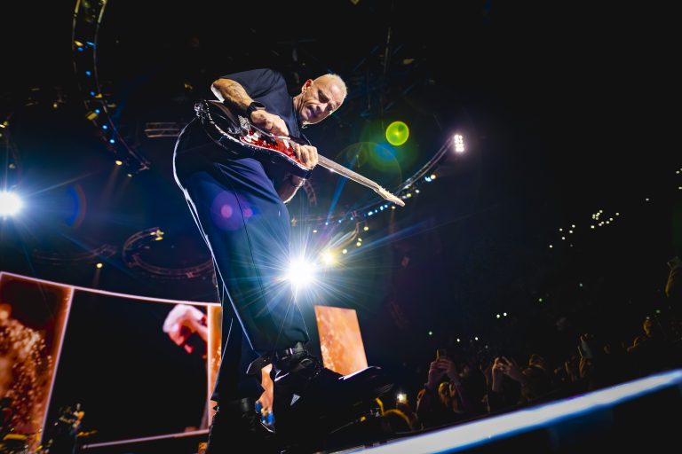 POSLEDNJI POZIV ZA SPEKTAKL GODINE! Eros Ramazzotti za 5 dana pred krcatom Arenom: Interesovanje srušilo sve rekorde – Broj dostupnih ulaznica smanjuje se IZ SATA U SAT